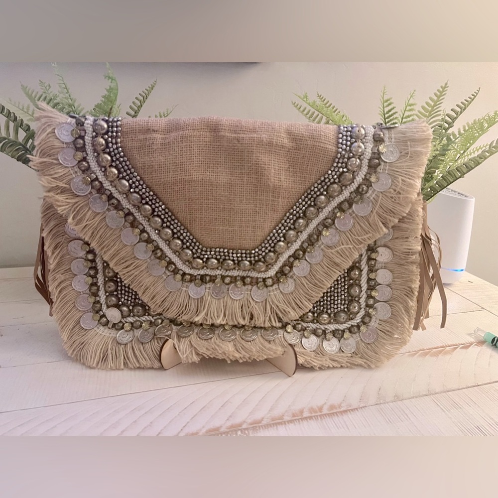 SHASHI Leela clutch